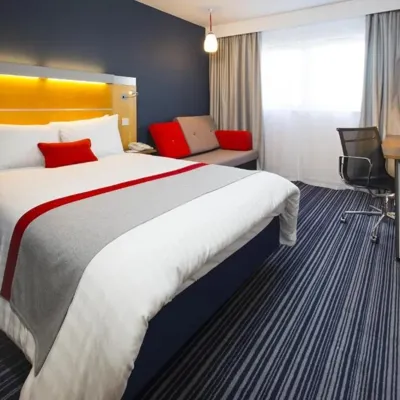 Holiday Inn Express Epsom Downs - Double Room